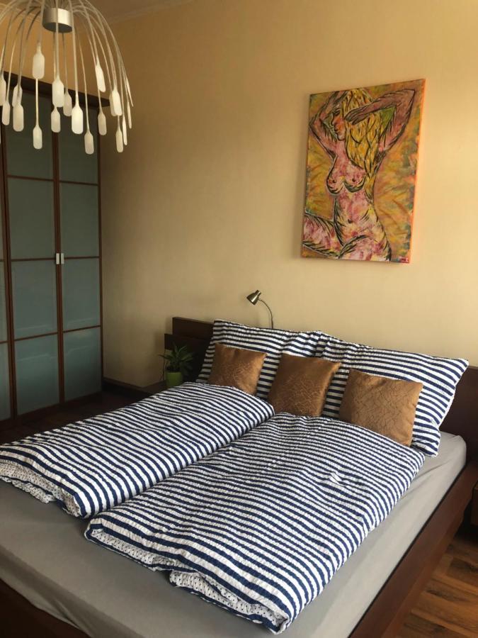 Byt S Krasnou Vyhlidkou Na Hotel Imperial Κάρλοβι Βάρι Εξωτερικό φωτογραφία